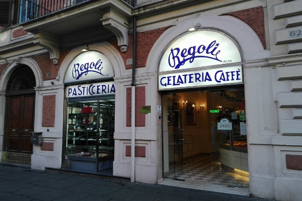 pasticceria regoli roma monti esquilino bar colazione cornetti maritozzi bombe ciambelle classifica migliori 10 bar di roma dove fare colazione