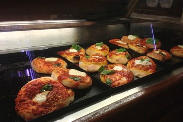 dove mangiare la pizza montanara a napoli