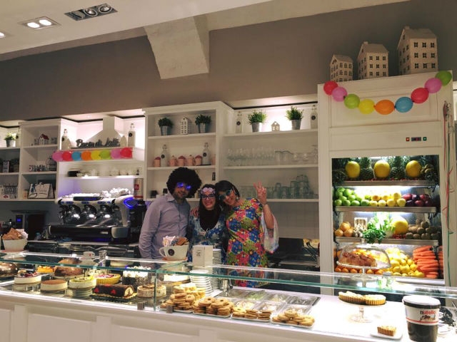 bacio di latte bar gelateria canosa di puglia foto da facebook https://www.facebook.com/857832020965486/photos/pb.857832020965486.-2207520000.1455787313./933948093353878/?type=3&theater