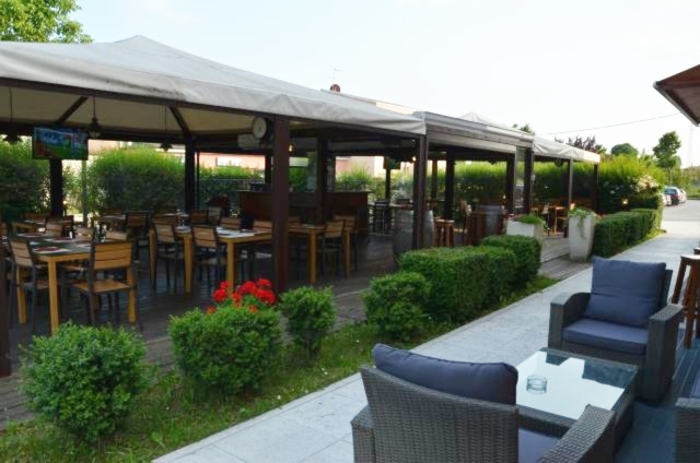 colonial inn treviso dehors