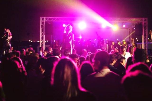 party in spiaggia roma shilling ostia