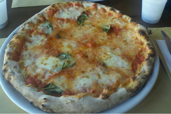 pizzeria totò sabaudia circeo litorale latino lazio gita mare spiaggia margherita napoletana pizza dove mangiare la pizza quando sei al mare sabaudia san felice circeo