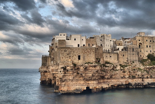 polignano https://www.flickr.com/photos/gaetano777/10185354045/in/photolist-gw3auv-9cs73b-9cs6th-ddgatt-9cs6xs-qgtxlh-cdxe8-9cs6nq-fnm6wu-kczz5-5ubgeh-r6dlcf-9cp1vi-9cs6ay-fnup6v-asucbn-fnm6cd-kcqy2-eqzaq-mrg53-fvzlxa-fr3lny-asudhs-58xhnm-defruy-cn36fo-5u6r3v-ddxqwz-b9h2dt-aj87au-5ubem5-4jvmga-4rdfyn-p7wue5-cinhy-frbxjw-bq6nv-4syqne-8rfihy-asryjk-58thup-8rfgg9-cwef2j-asuc4s-pzwzww-p7vb8d-9jijsm-asu8ss-dhvtqy-93m5y4