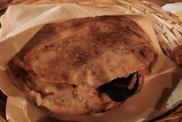 puccia https://www.flickr.com/photos/pandemia/14827249196/in/photolist-okmjmx-oaewbw-6226zh-5wf2mg-5wjeob-5ewl1f-dn9xkv-balddz-9rl2bx-5kb5oh-5mgw9s-5qs17s-4m6tlw-8y5k5u-a6hd9b-4haxbj-a67n6n-6dk6sa-5ndwwq-a67rpf-eyy35-aum7j-dka2y-7csyy5-a5n2ni-eyyth-aum8f-5e78ua-a67p2m-eyypn-aumkz-5tb2px-4x7ygh-7wreui-eyez5-eyxn9-aukyd-e43h1m-5ctl7c-eyyrj-de74up-de73gi-aumof-dbpdlu-aumd9-eyyae-aum8h-eyyuk-eyyes-6dk6rj/