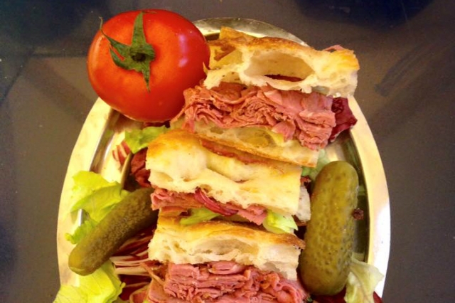 dove mangiare il pastrami a roma bar del cappuccino ghetto centro storico pizza romana con pastrami pranzo spuntino