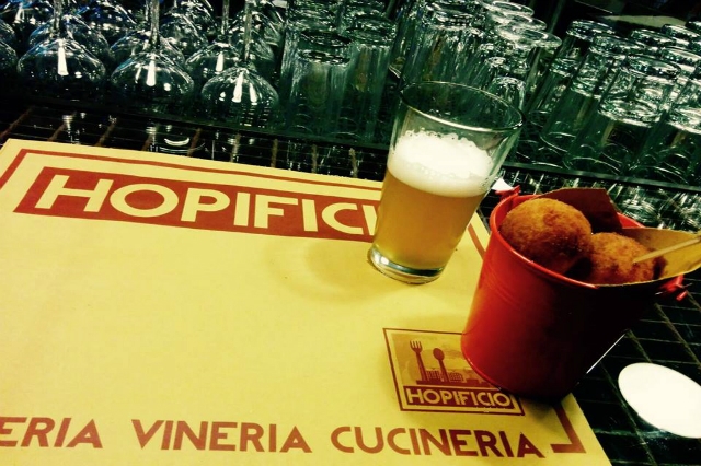 hopificio aperitivo birra a roma happy hour birra artigianale sfizi fritti alberone san giovanni