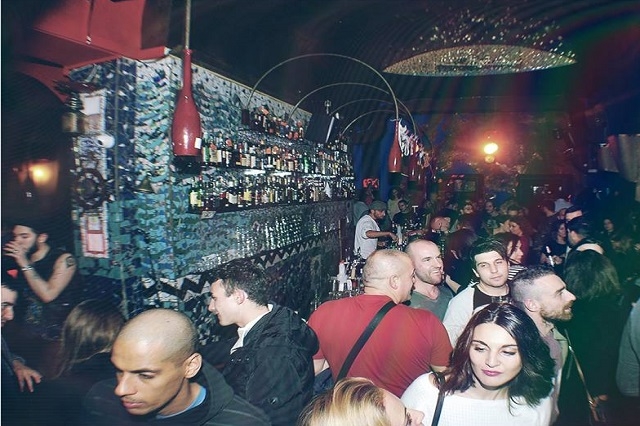 rex cocktails bar storici firenze https://www.facebook.com/rex.firenze/photos/pb.783574195048337.-2207520000.1448457570./962068690532219/?type=3&theater