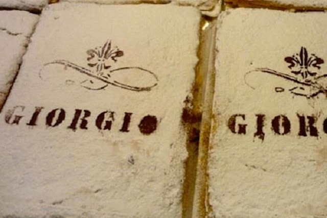 giorgio pasticceria schiacciata alla fiorentina firenze
https://www.facebook.com/photo.php?fbid=100316466777027&set=pb.100003960210832.-2207520000.1486506961.&type=3&theater