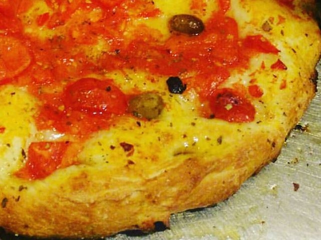 focaccia barese https://www.flickr.com/photos/ilturistainformato/22540626364/in/photolist-5mwr3p-xg3qrm-5mwrux-ovj3mx-5mwrn6-5mwqzr-5mwrhr-5n1gxg-5n1gfy-5mwrrh-5mwrzi-5mwrbn-9qn635-akqav3-8hf7a5