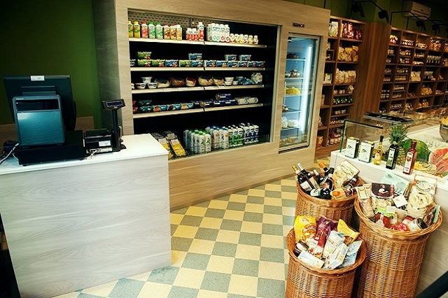 h12 locale con bottega firenze https://www.facebook.com/h12firenze/photos/a.345978055529852.1073741828.345956342198690/345978202196504/?type=3&theater