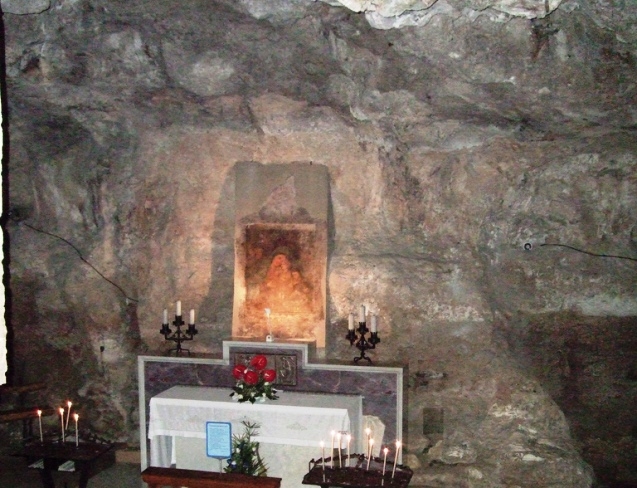 affresco madonna cassano delle murge foto di http://commons.wikimedia.org/wiki/file:cassano_cripta.jpg