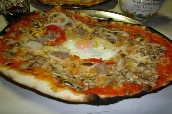 pizzeria da baffetto roma centro storico pizzeria romana pizza bassa scrocchiarella capricciosa classifica migliori 10 pizze basse romane