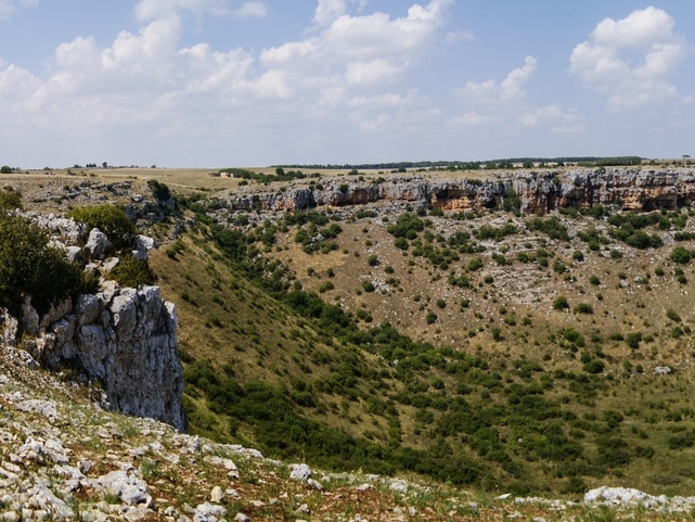 pulo di altamura foto di https://www.flickr.com/photos/enricox/7773823372/in/photolist-46lg6f-4afa6c-cqxmmc-cqxiu3-46yqkf-cqwsrs