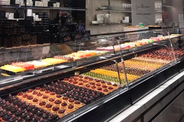 pasticceria iginio massari milano bancone