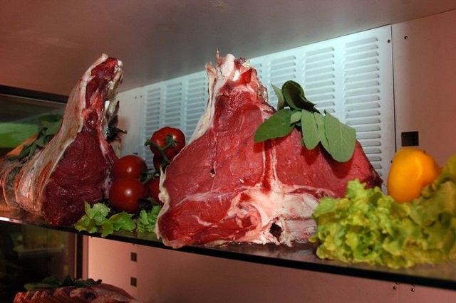 la piazzetta https://www.facebook.com/153902137966045/photos/a.154054174617508.27209.153902137966045/154055094617416/?type=3&theater