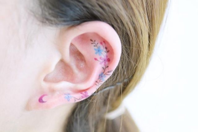 tatuaggi tendenze 2017 tatuaggio sull'orecchio
