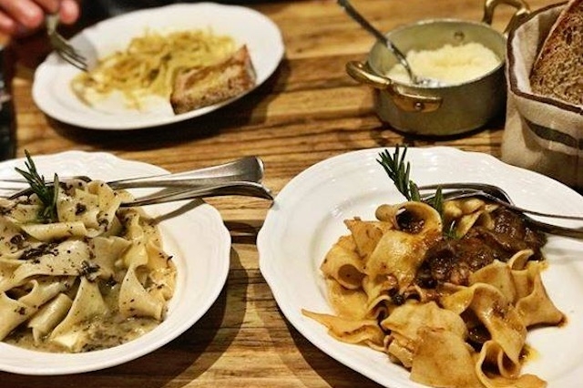 simbiosi organic pasta firenze
https://www.facebook.com/simbiosiorganic/photos/a.1653017361621284.1073741828.1653013264955027/1946863112236706/?type=3&theater