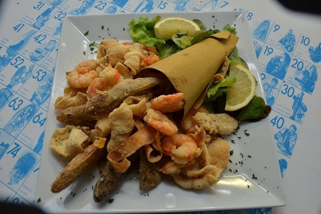 o' munaciello https://www.facebook.com/omunaciellofirenze/photos/a.152183391573024.12310.150629325061764/612618768862815/?type=3&theater
