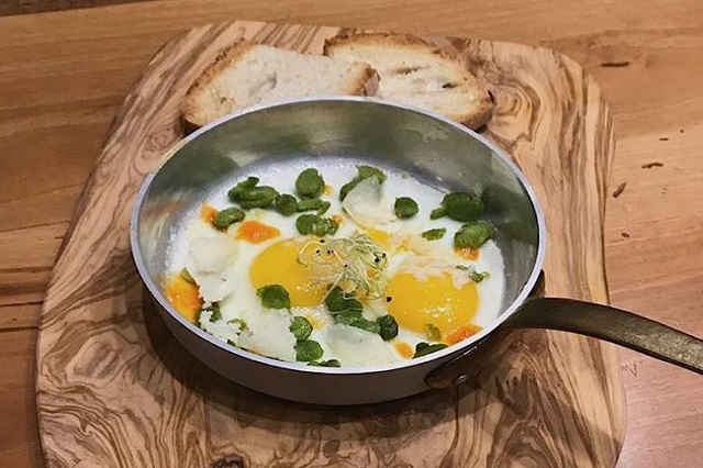 nu uovo https://www.facebook.com/nuovorestaurantfirenze/photos/a.285326181965241.1073741829.238433779987815/351467602017765/?type=3&theater