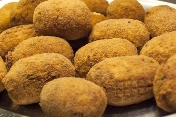 la casa del supplì piazza re di roma quartiere san giovanni roma piazza san giovanni cena a san giovanni streetfood supplì cibo da strada migliore supplì di roma