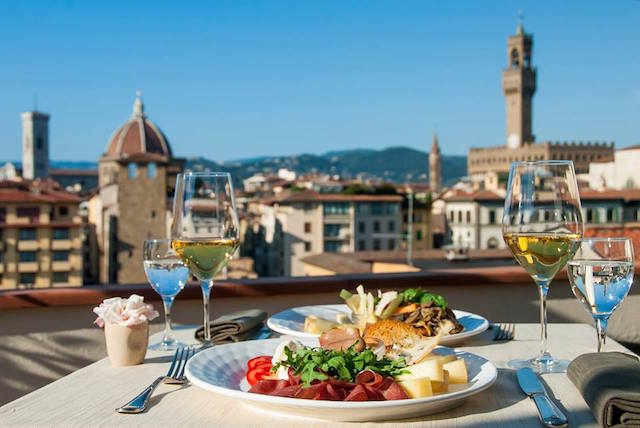 alla torre de' rossi firenze
https://www.facebook.com/allatorrederossi/photos/a.184220478455556.1073741828.184130368464567/584784611732472/?type=3&theater
