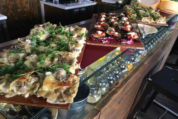 magnebevo e sto ar pigneto cocktail bar aperitivo buffet spezie profumi cocktail orientali guida ai migliori aperitivi di roma quartiere per quartiere pigneto