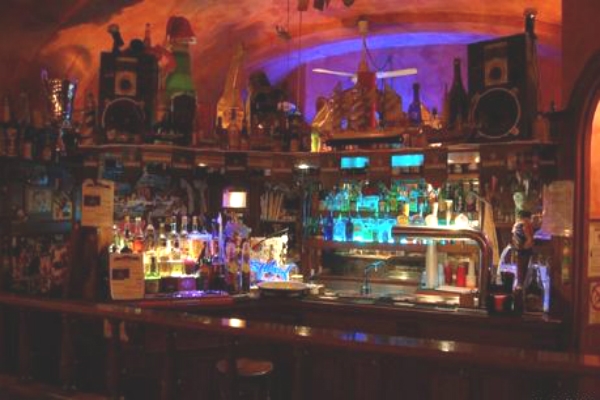 jamboree pub karaoke giovedì anni '90 serate strane a roma consiglio bere mangiare cantare divertimento