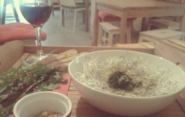 padre bios soul bistrot biologico locale foto da facebook https://www.facebook.com/padrebiosoulbistrot/photos/a.255592011309617.1073741828.245778042291014/552907044911444/?type=3&theater