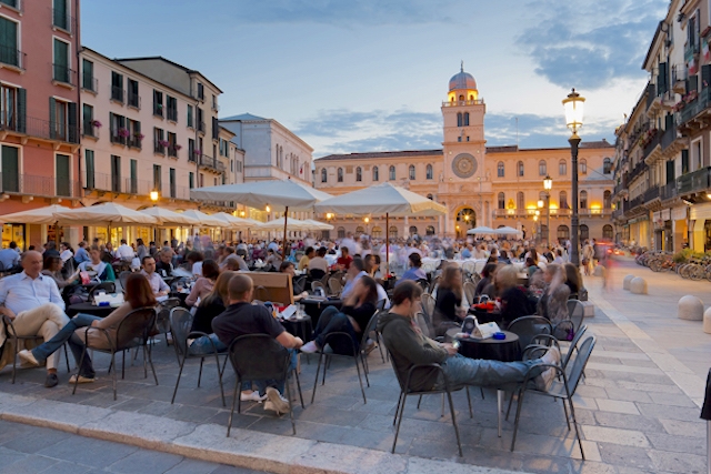 aperitivo piazza signori padova