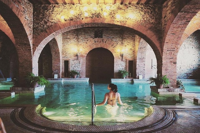 calidario terme etrusche https://www.facebook.com/calidario/photos/a.748364258588060.1073741873.259638720793952/1483303075094171/?type=3&theater