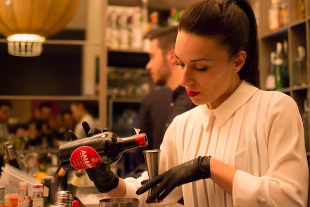 rachele giglioni rivalta cafè firenze bartender barlady
https://www.facebook.com/rivaltacafe/photos/a.247334542046374.54187.243652262414602/990425427737278/?type=3&theater