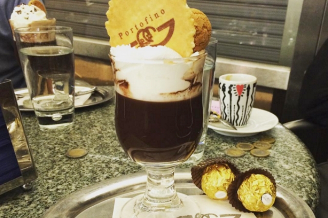 pausa relax: dove trovare le migliori cioccolate calde di roma
https://www.facebook.com/caffeportofinoroma/photos/a.10151629596323844.1073741826.37515858843/10153724332618844/?type=3&theater