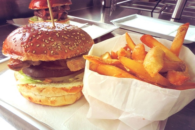 deliburger firenze facebbok https.www.facebook.comdeliburgerofficialpagephotosa.539340319503990.1073741829.537147913056564598176360287052type=3&theater