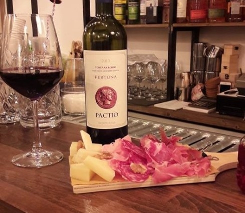 wine bar, vino, market, brindisi