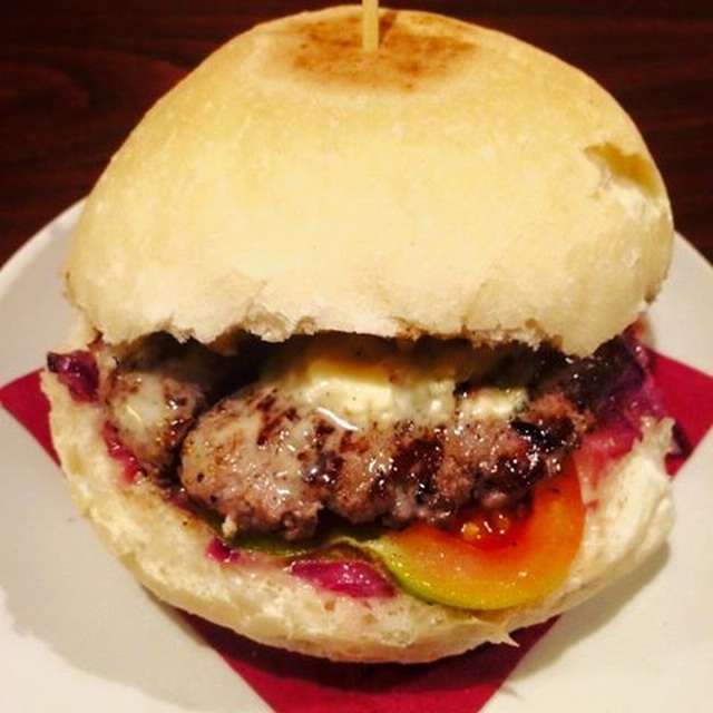 cine lumiere puglia hamburger pub mola di bari carne