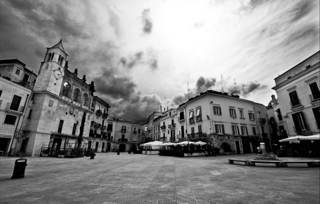piazza mercantile foto di https://www.flickr.com/photos/michelecannone/4984555704/in/photolist-5klfus-7aeug5-5kledq-8at9ka-jkn6b-8pfgfo-8pfeeq-4zkquv-eke6ac-3f4aeo-flxsk1-4db3tz-3ezd5p-3f4abo-3f4amy-3eze2v-5kcd7f-8pf9nn-8pc5dv-8pby9c-8pf6bg-8pc2cf-6bczca-p2wwld-8pfd13