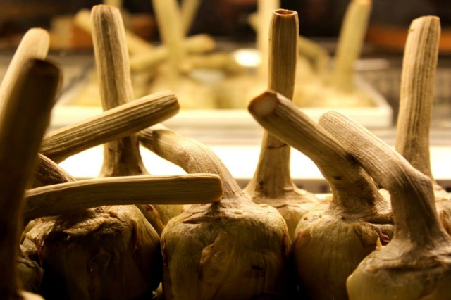 carciofi dove mangiare a roma ristoranti ricette tradizionali carciofo fritto taverna cestia piramide