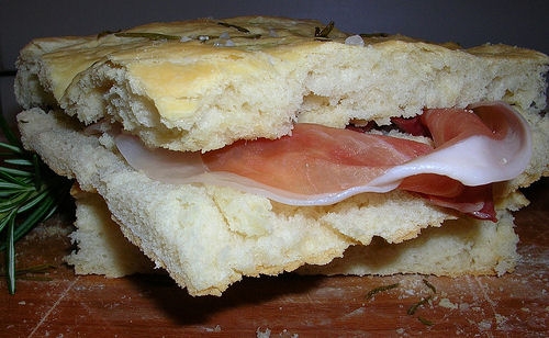 focaccia prosciutto