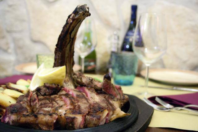 trattoria guelfa firenze mangiare vicino la stazione
https://www.facebook.com/112579422191292/photos/a.112628448853056.16677.112579422191292/544142629034967/?type=3&theater