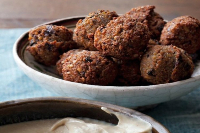 mezè bistrot monteverde ristoranti cena cucina etnica mediorientale falafel 7 locali cena fuori bistrot
