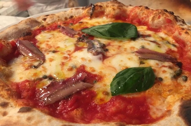 kambusa massarosa dove mangiare in versilia
https://www.facebook.com/392936324147787/photos/a.394551640652922.1073741827.392936324147787/1301718383269572/?type=3&theater