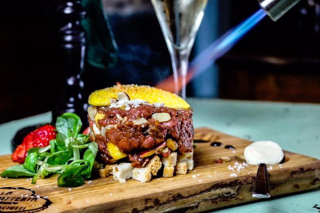 la prosciutteria crudi&bollicine firenze
https://www.facebook.com/laprosciutteriacrudiebollicinefirenze/photos/a.235792066992366/353882765183295/?type=3&theater