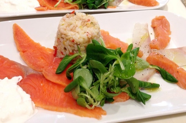 la salmoneria firenze https://www.facebook.com/151601211671541/photos/a.219993048165690.1073741829.151601211671541/486688528162806/?type=3&theater