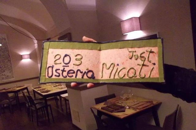locali gambero rosso lecce 2016, osteria 203
https://www.facebook.com/duezerotre/photos/pb.118692561619700.-2207520000.1449834420./431703243651962/?type=3&theater