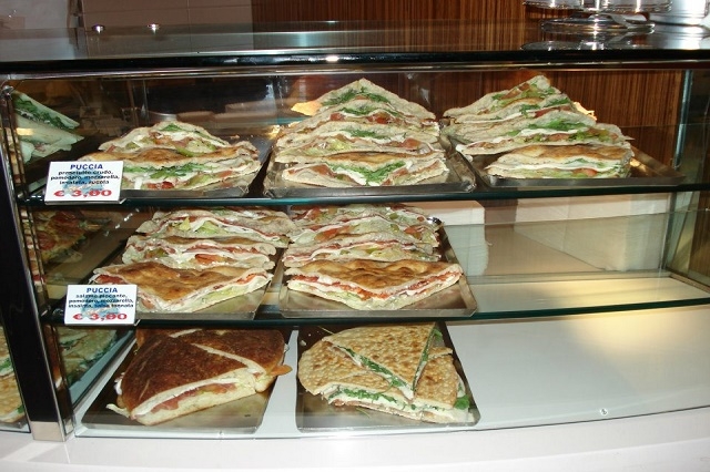 un girotondo di pizza pucce