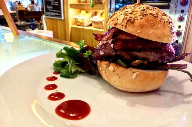 trattoria da neno panino gourmet burger hamburger roma piazza bologna bacon cheddar doppio