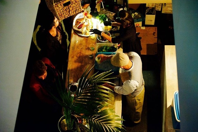 sabor cubano https://www.facebook.com/saborcubano.firenze/photos/a.131345380398233.1073741829.130853010447470/525488480983919/?type=3&theater