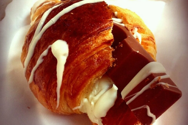 spuntini notturni a napoli, cornetto cioccolato bianco, be boo