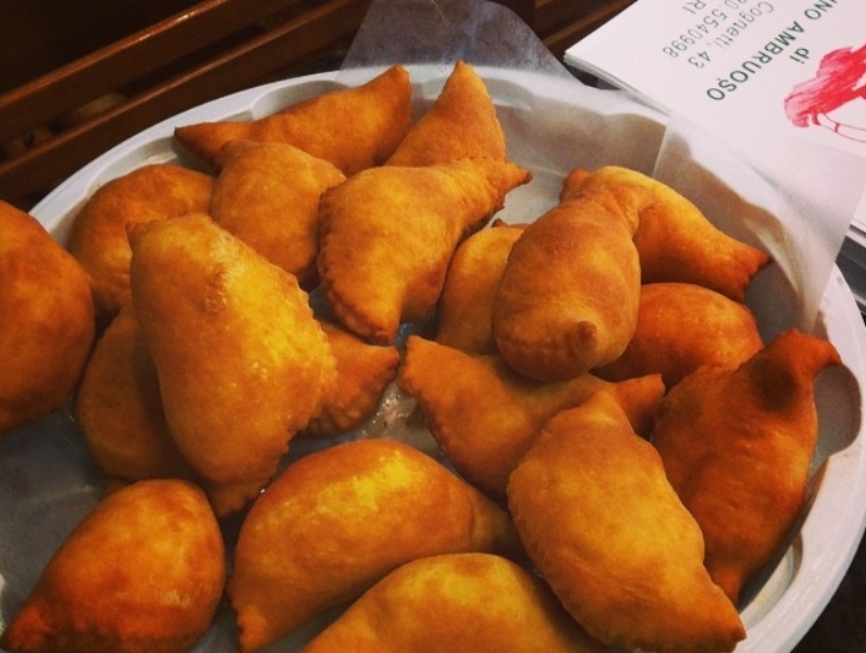 panzerotti fritti baresi https://www.facebook.com/photo.php?fbid=10206340378653961&set=p.10206340378653961&type=1&theater