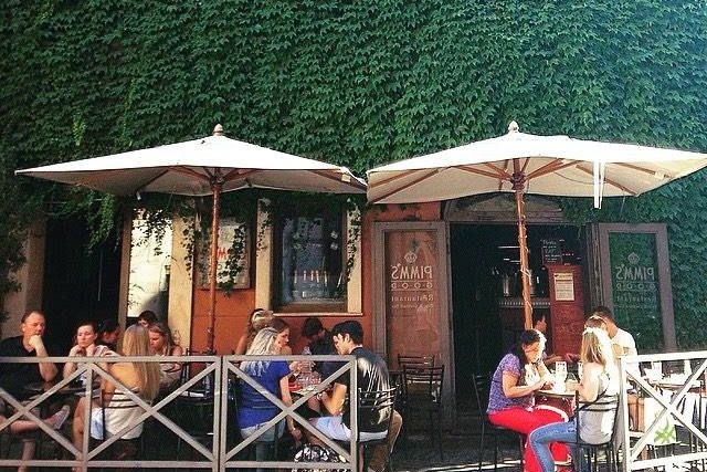 pub all'aperto roma pimm's good